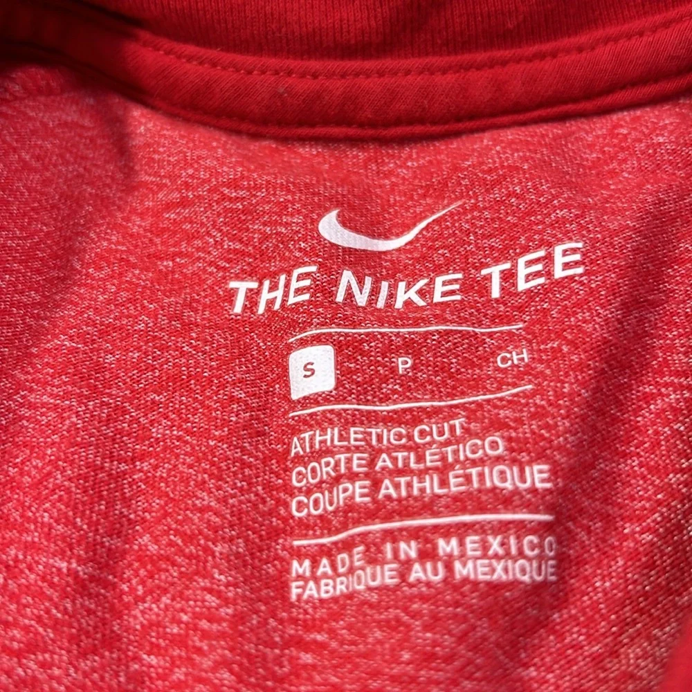 NIKE S men’s red t shirt with single white swoosh in EUC